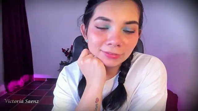 victoriaasaenz  online show from 04-02-26, 01:02