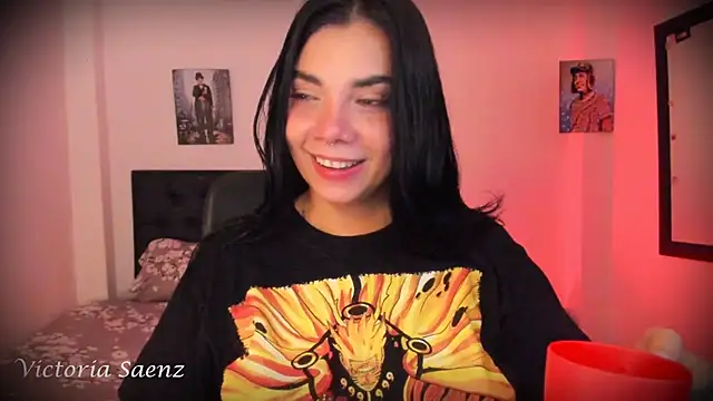 victoriaasaenz  online show from 11-07-25, 12:37