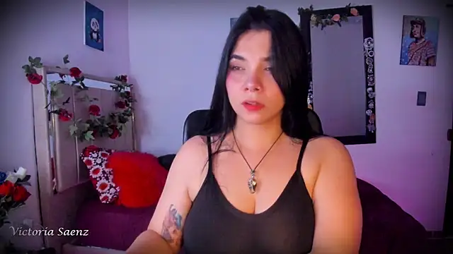 victoriaasaenz  online show from 06-26-26, 01:00