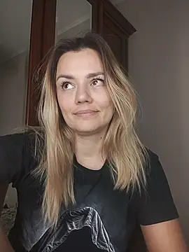 KrissSexi online show from 10-31-25, 06:37