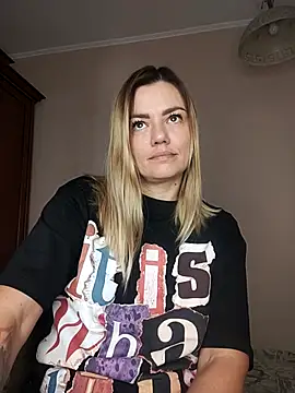 KrissSexi online show from 09-11-25, 04:56