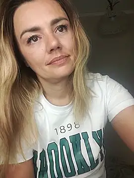 KrissSexi online show from 10-11-25, 05:47