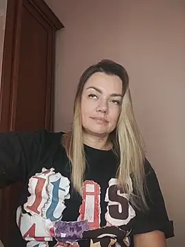 KrissSexi online show from 11-17-25, 09:57