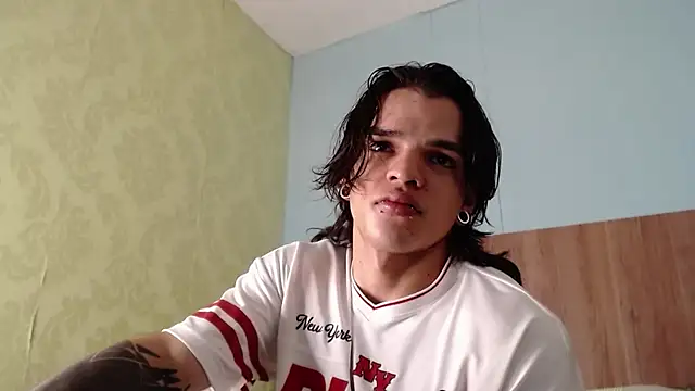 AlbertBernal69 online show from 10-02-25, 02:59