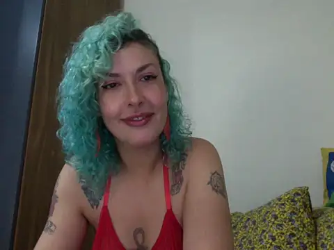 Snapshot of MariLouM chatting on 03-12-26, 12:53 MariLouM online show from 03-12-26, 12:53