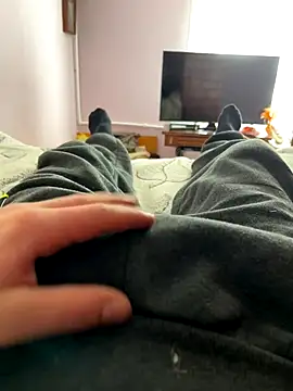 Snapshot of mihaixxx1 chatting on 10-28-25, 11:42 mihaixxx1 online show from 10-28-25, 11:42