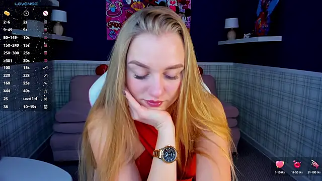Snapshot of Barbie_Lis chatting on 02-25-25, 11:37 Barbie Lis online show from 02-25-25, 11:37