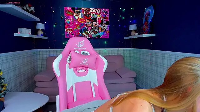 Snapshot of Barbie_Lis chatting on 01-05-25, 11:22 Barbie Lis online show from 01-05-25, 11:22