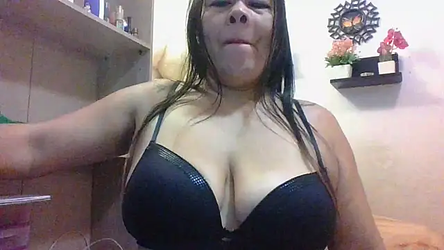 Snapshot of ChiaraFioree chatting on 10-09-25, 09:15 ChiaraFioree online show from 10-09-25, 09:15