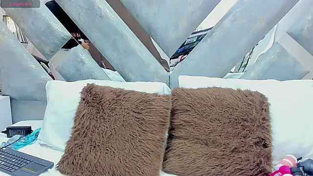 ZiaCalifa online show from 10-20-25, 11:55