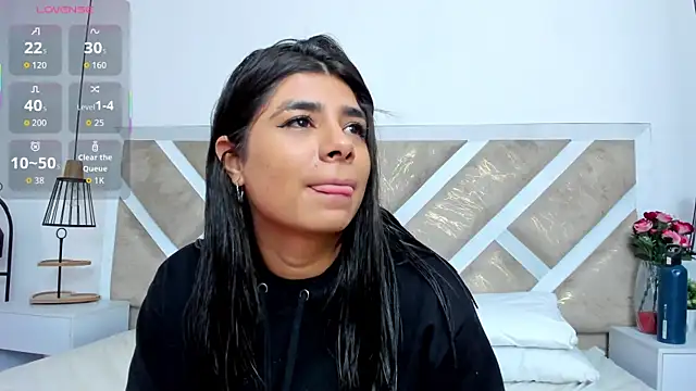 Snapshot of ZiaCalifa chatting on 02-12-26, 12:05 ZiaCalifa online show from 02-12-26, 12:05