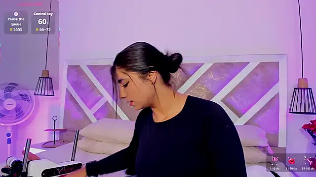 Snapshot of ZiaCalifa chatting on 04-05-26, 11:39 ZiaCalifa online show from 04-05-26, 11:39