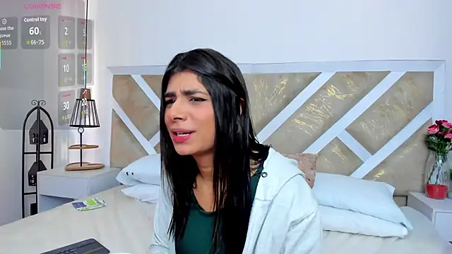 Snapshot of ZiaCalifa chatting on 02-14-26, 12:38 ZiaCalifa online show from 02-14-26, 12:38