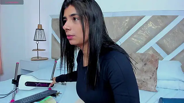 Snapshot of ZiaCalifa chatting on 02-16-26, 12:59 ZiaCalifa online show from 02-16-26, 12:59