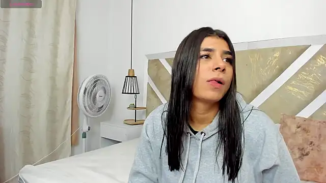 Snapshot of ZiaCalifa chatting on 02-17-26, 11:18 ZiaCalifa online show from 02-17-26, 11:18