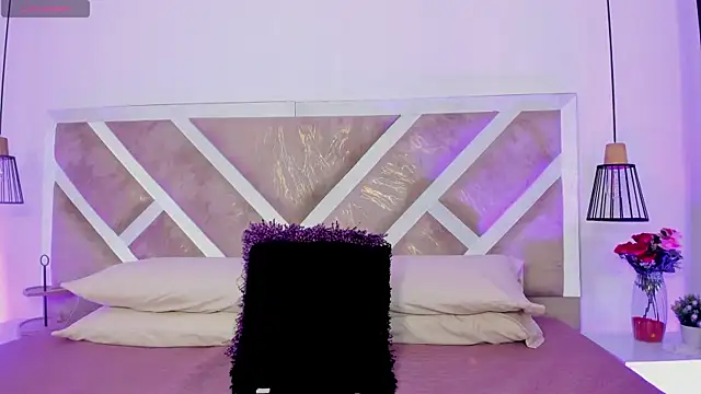 Snapshot of ZiaCalifa chatting on 04-11-26, 11:14 ZiaCalifa online show from 04-11-26, 11:14