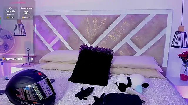 Snapshot of ZiaCalifa chatting on 04-06-26, 11:22 ZiaCalifa online show from 04-06-26, 11:22