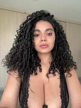 Snapshot of Mariecurl chatting on 02-08-26, 07:00 Mariecurl online show from 02-08-26, 07:00