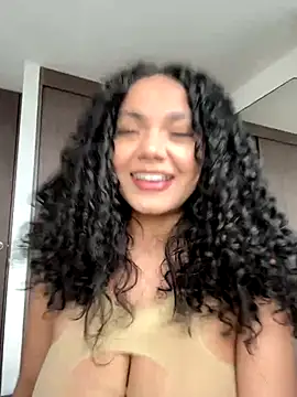 Snapshot of Mariecurl chatting on 10-31-25, 09:00 Mariecurl online show from 10-31-25, 09:00