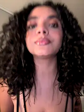 Snapshot of Mariecurl chatting on 11-23-25, 04:50 Mariecurl online show from 11-23-25, 04:50