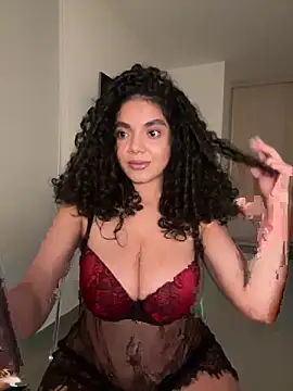 Snapshot of Mariecurl chatting on 02-15-26, 03:29 Mariecurl online show from 02-15-26, 03:29