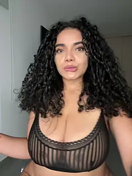 Snapshot of Mariecurl chatting on 05-16-26, 11:04 Mariecurl online show from 05-16-26, 11:04