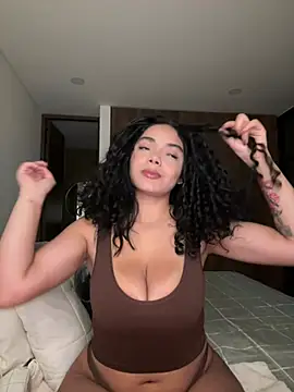 Snapshot of Mariecurl chatting on 02-07-25, 11:03 Mariecurl online show from 02-07-25, 11:03