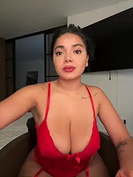 Snapshot of Mariecurl chatting on 02-14-25, 10:04 Mariecurl online show from 02-14-25, 10:04