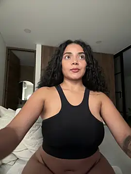 Snapshot of Mariecurl chatting on 03-07-25, 12:37 Mariecurl online show from 03-07-25, 12:37