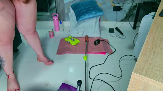 NathaxaLeans online show from 11-18-25, 11:46