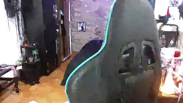 AngelaQueen  online show from 12-04-25, 04:17