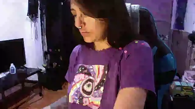 Snapshot of AngelaQueen_ chatting on 10-01-25, 06:01 AngelaQueen online show from 10-01-25, 06:01