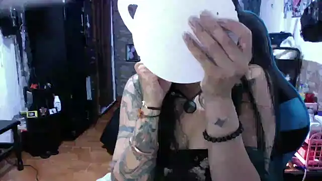 AngelaQueen  online show from 12-16-25, 04:44