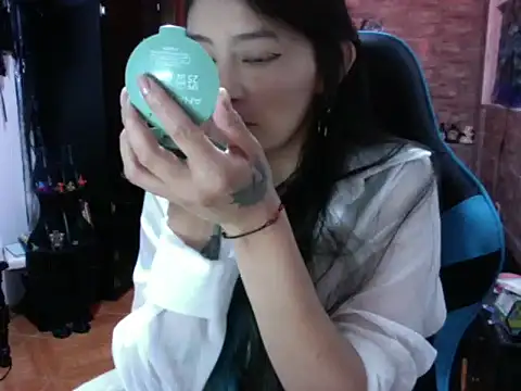 AngelaQueen  online show from 10-27-25, 05:14