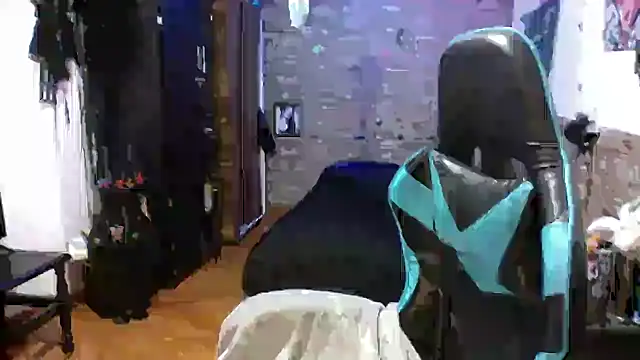 AngelaQueen  online show from 10-28-25, 05:23