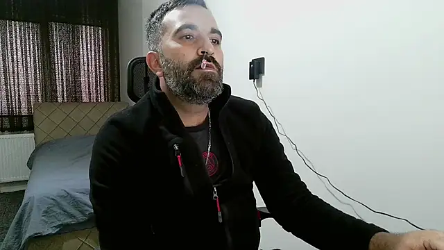 Snapshot of tgltplsr chatting on 10-16-25, 04:32 tgltplsr online show from 10-16-25, 04:32