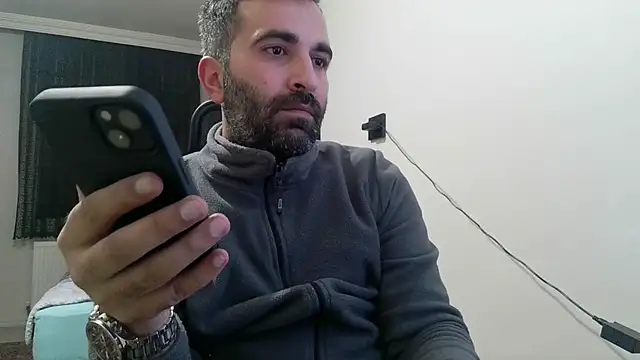 Snapshot of tgltplsr chatting on 01-26-25, 12:47 tgltplsr online show from 01-26-25, 12:47