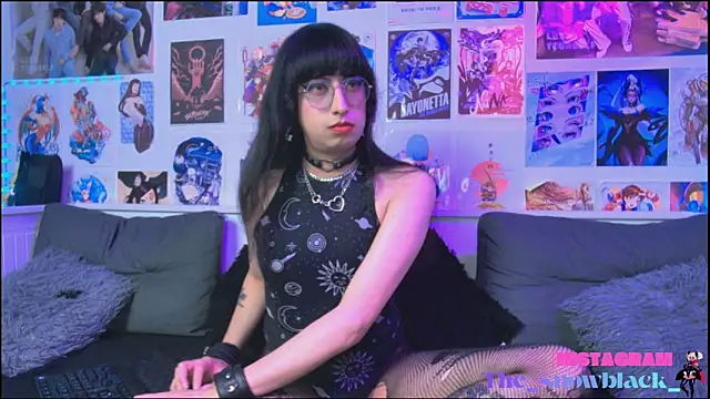 Snapshot of snowblack_ chatting on 02-17-26, 04:37 snowblack online show from 02-17-26, 04:37