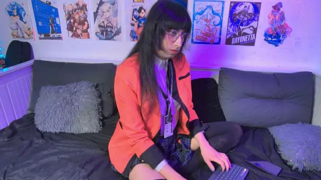snowblack  online show from 06-06-26, 04:45