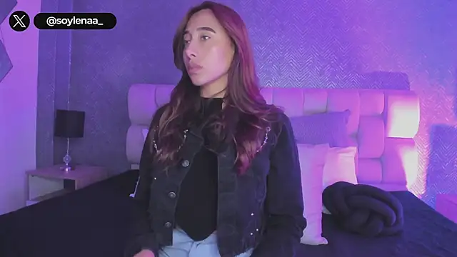 Snapshot of lena_banks chatting on 10-13-25, 10:43 lena banks online show from 10-13-25, 10:43