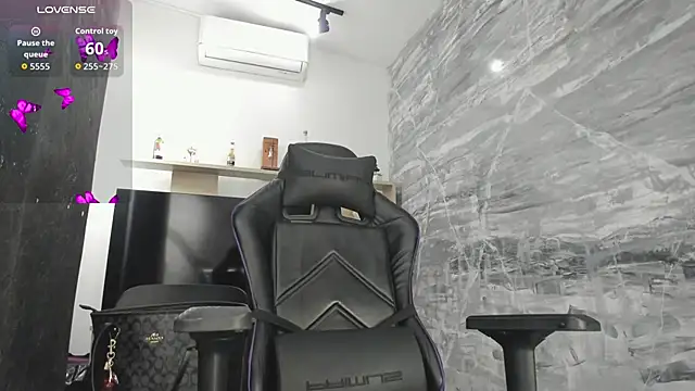 LunaBaker-1 online show from 09-30-25, 08:15