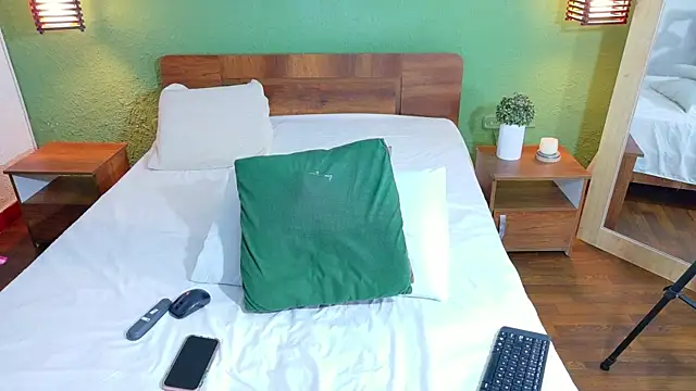 dannaahbrown online show from 10-27-25, 06:31