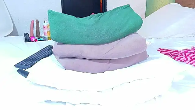 dannaahbrown online show from 11-13-25, 04:22