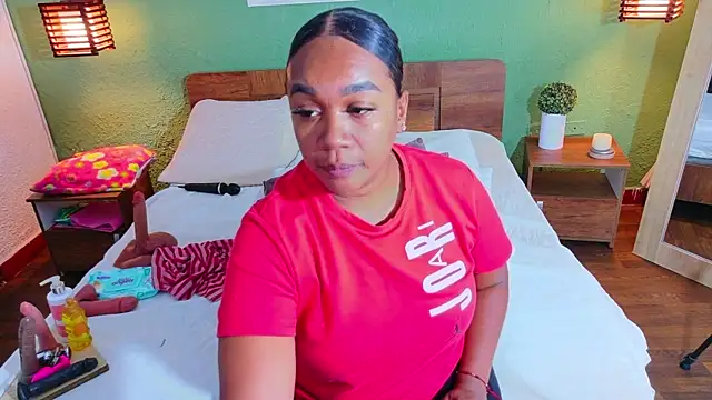 Snapshot of dannaahbrown chatting on 04-17-26, 11:29 dannaahbrown online show from 04-17-26, 11:29