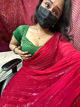 Snapshot of LuscousPussy chatting on 09-28-25, 07:43 LuscousPussy online show from 09-28-25, 07:43