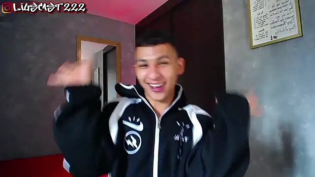 Snapshot of liuscast22 chatting on 03-14-25, 02:52 liuscast22 online show from 03-14-25, 02:52