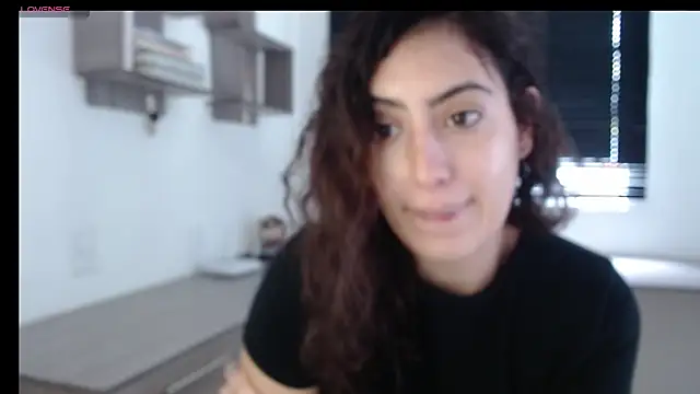 Snapshot of MIYESSI chatting on 02-18-25, 03:41 MIYESSI online show from 02-18-25, 03:41