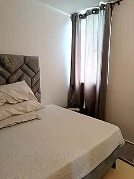 Snapshot of MIYESSI chatting on 11-20-25, 06:19 MIYESSI online show from 11-20-25, 06:19