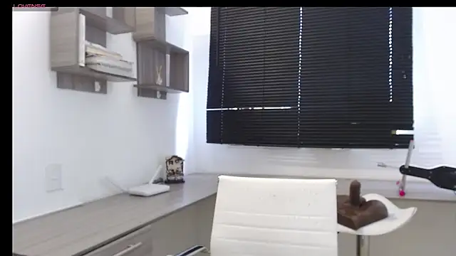 Snapshot of MIYESSI chatting on 03-21-25, 08:40 MIYESSI online show from 03-21-25, 08:40