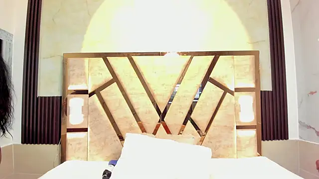 Athenea Mills online show from 11-12-25, 06:45